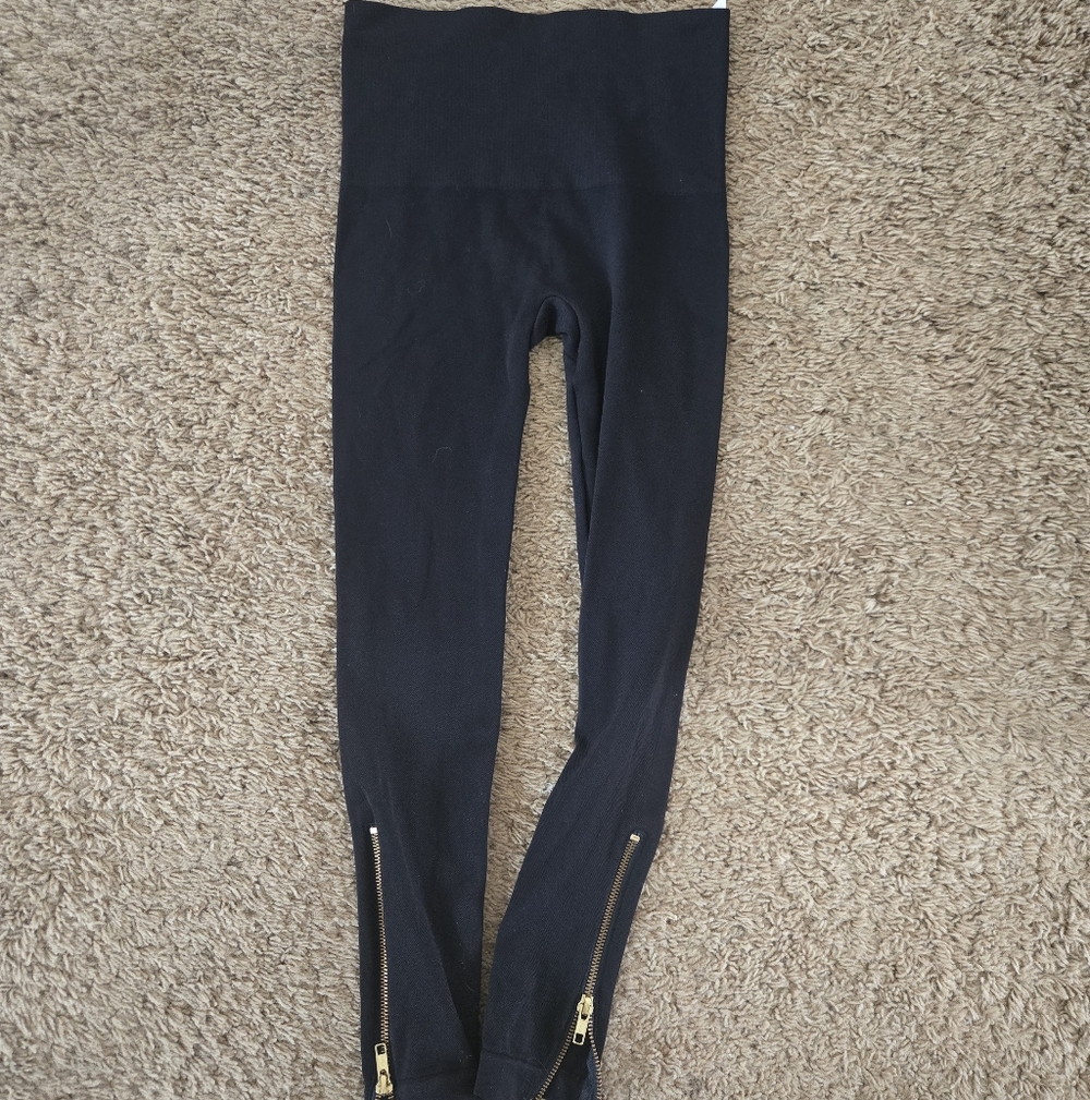 SPANX - Seamless Compression Black High-Waist Leggings with Ankle Zippers